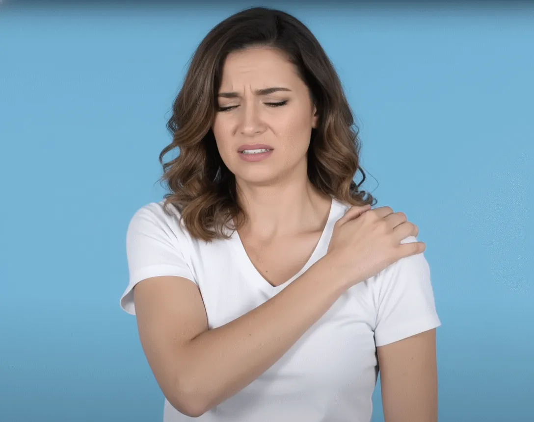 Infographic showing that women, especially during menopause, are more prone to frozen shoulder